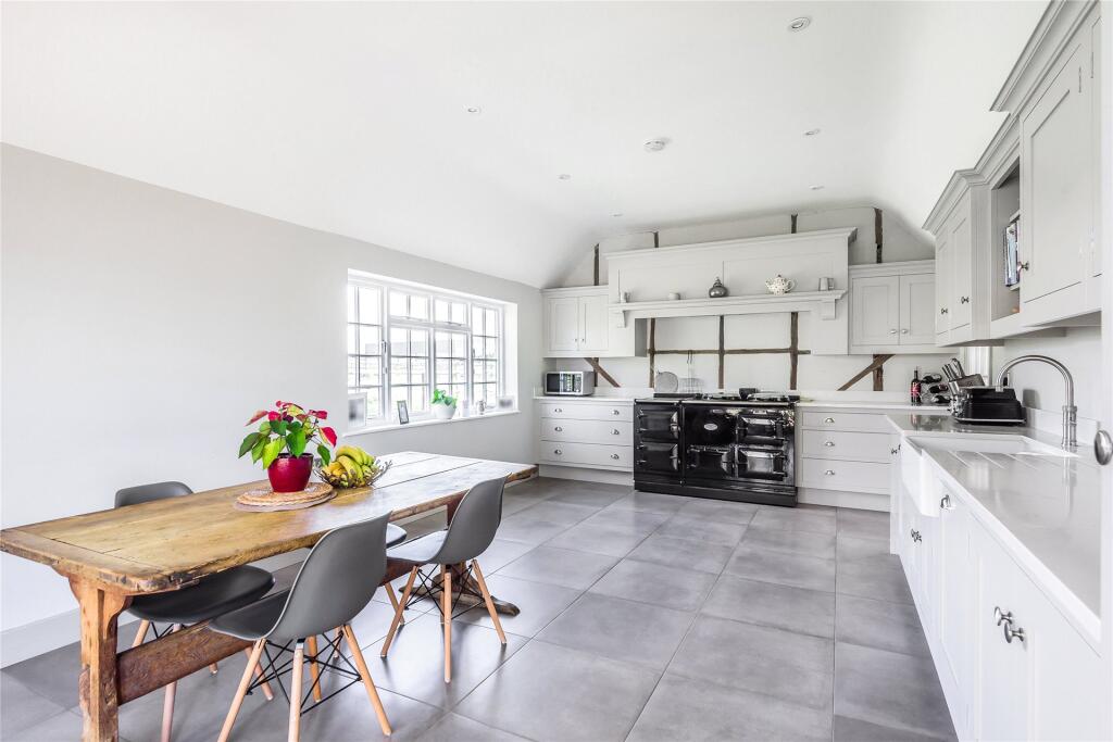 Kitchen/Breakfast Rm