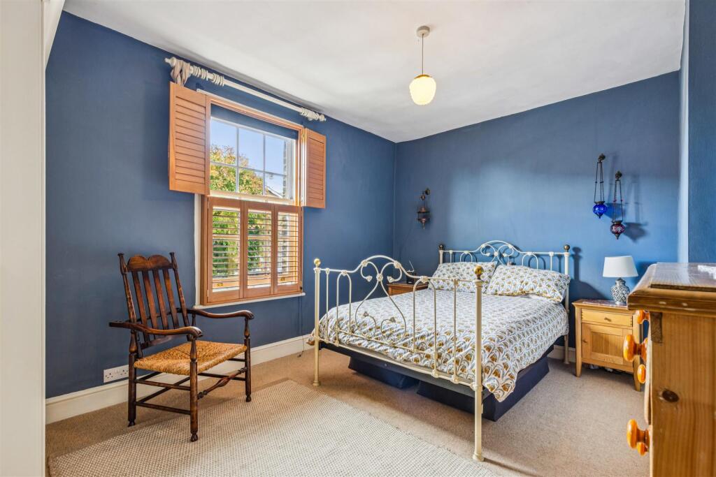 Spring Grove, W4 - FOR SALE
