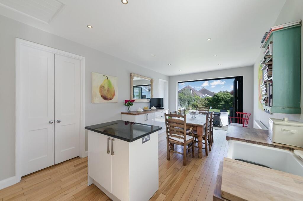 ST CLAIR DRIVE-162.jpg