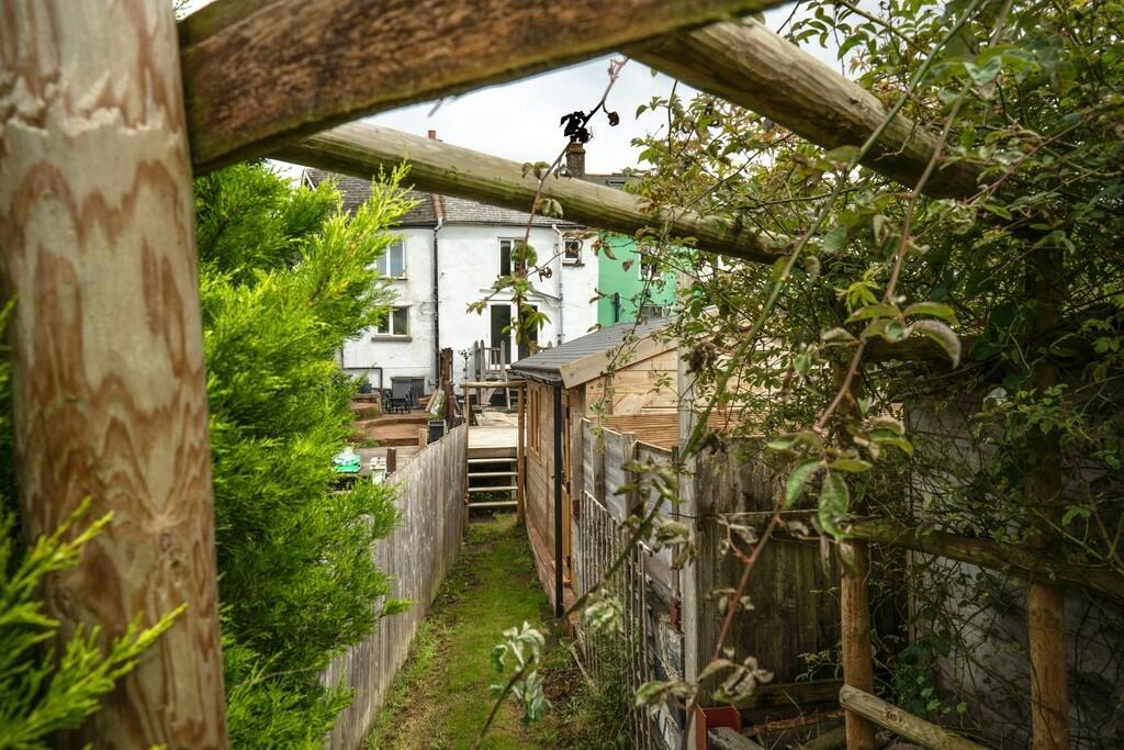 WALKWAY TO HOUSE