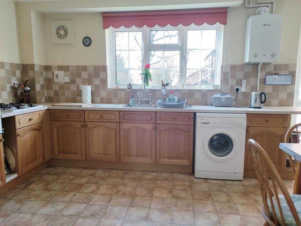 Kitchen / Breakfast Room