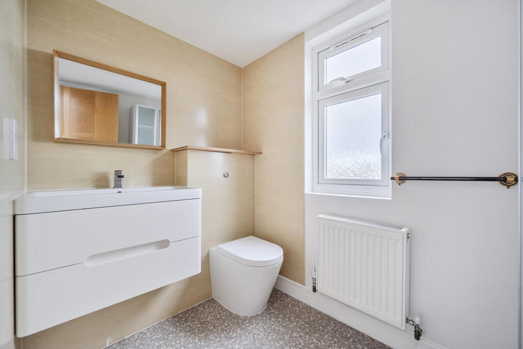 Cloakroom/Wc