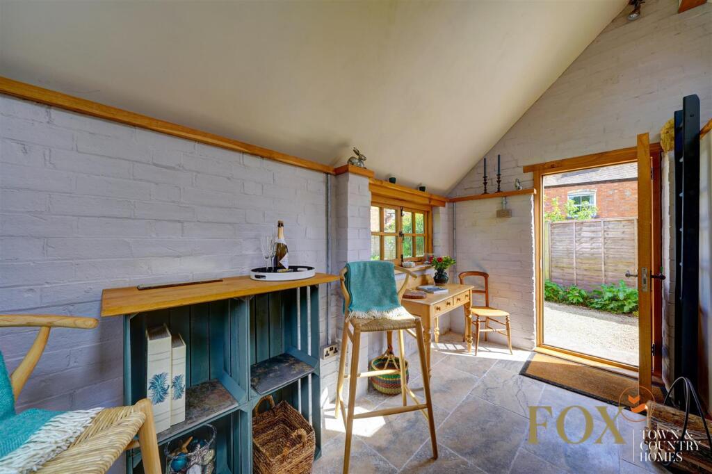 Folly Cottage (50).jpg