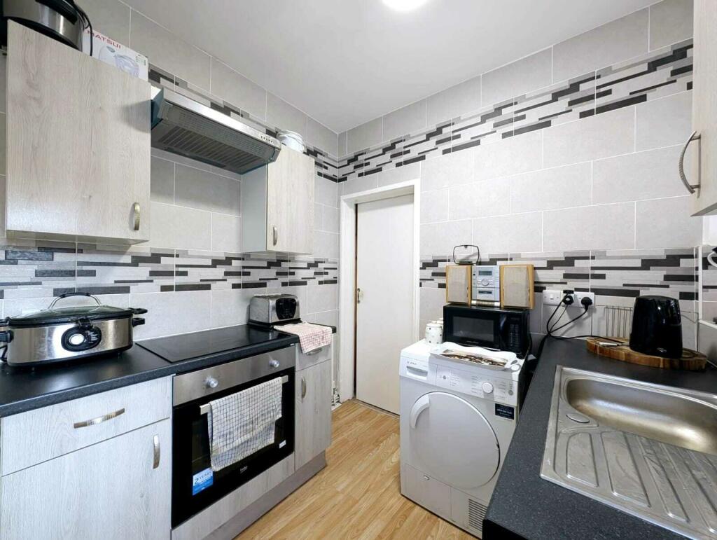 b4a7aed1-fe94-45be-9d3b-fb4124299a0c