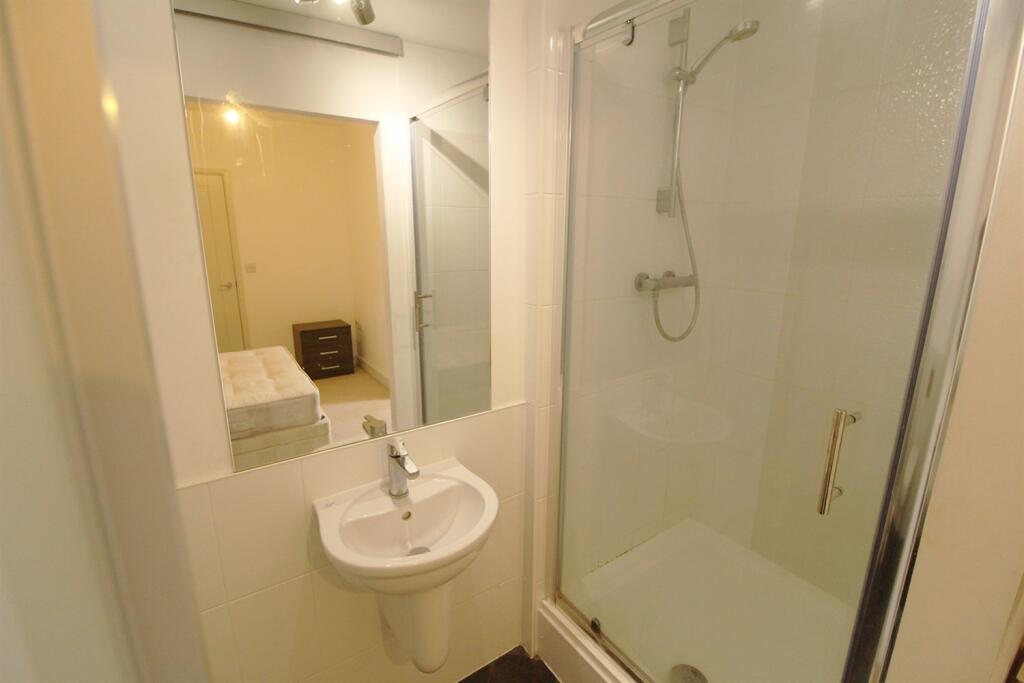 shower+room