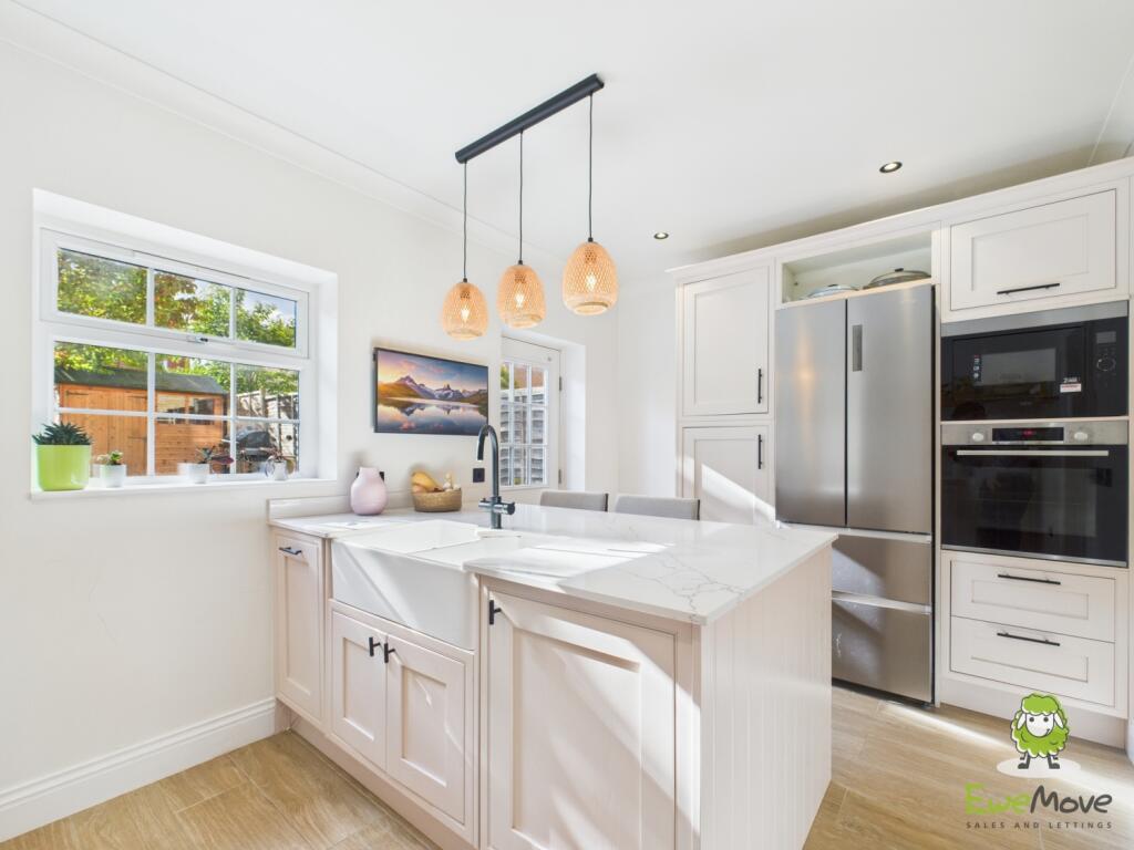 EweMove Estate Agents Basingstoke - Gaiger Avenue 