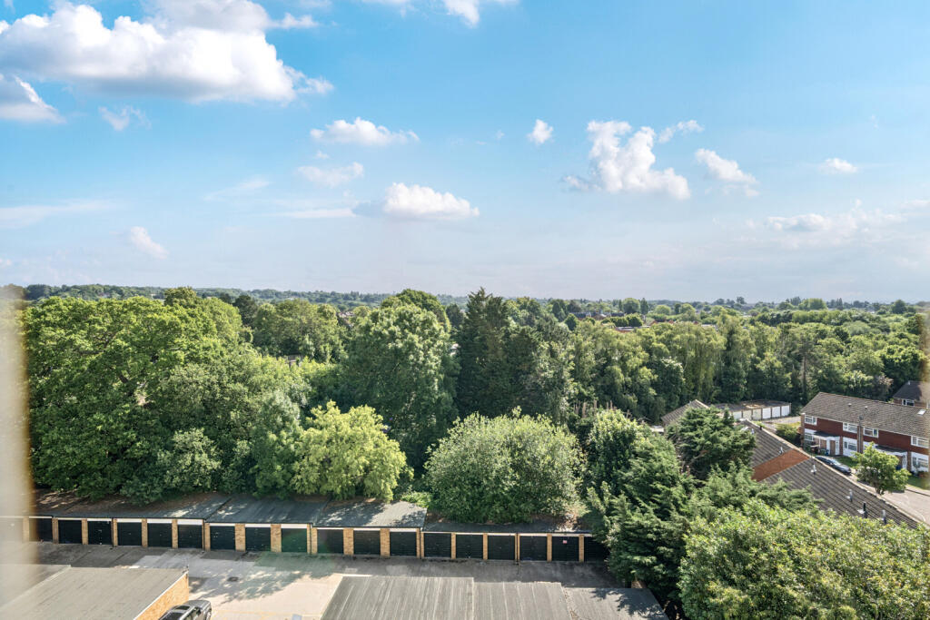 1310594-4-684fda5...