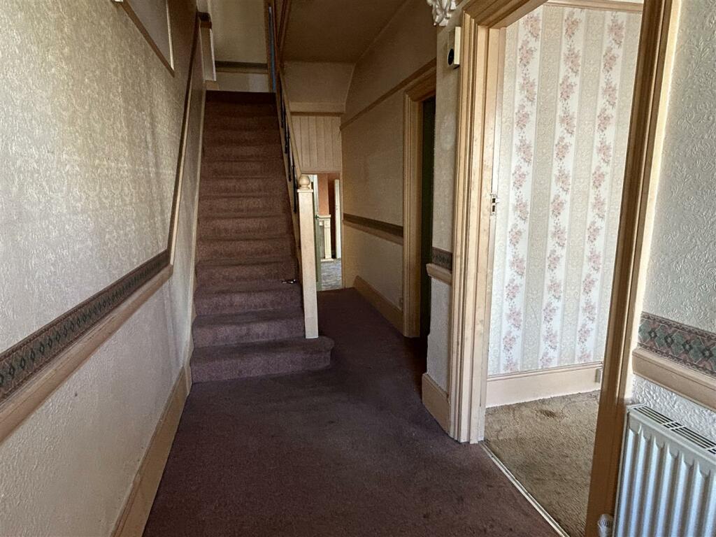 Spacious entrance hall