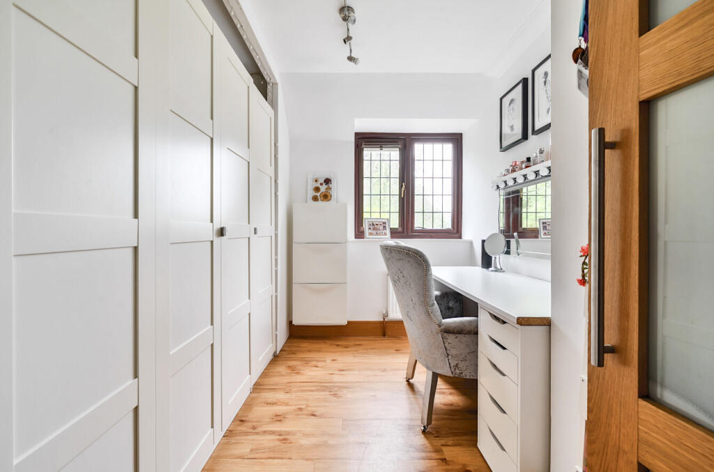 1301860-16-684235...