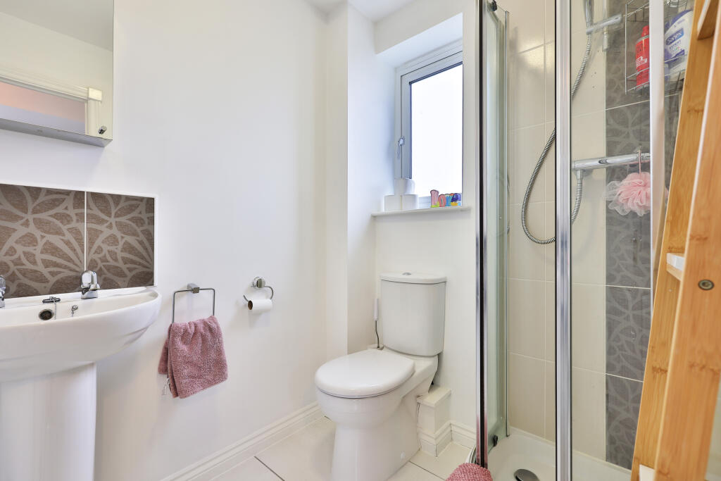 Second ensuite