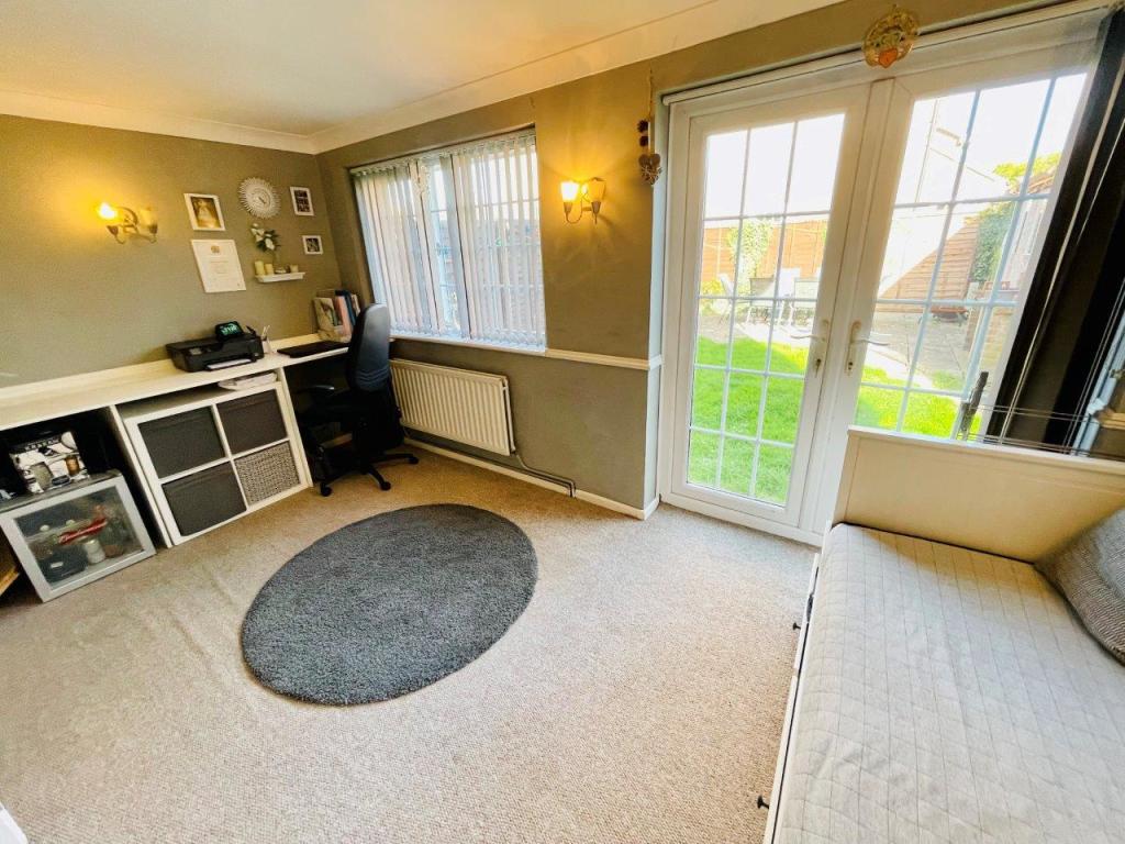 Garden/Dining Room