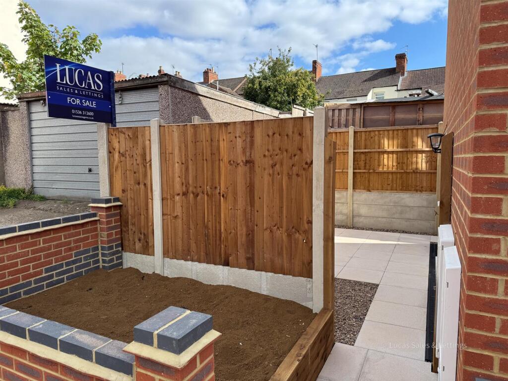 28 Spencer St Kettering-12.jpg