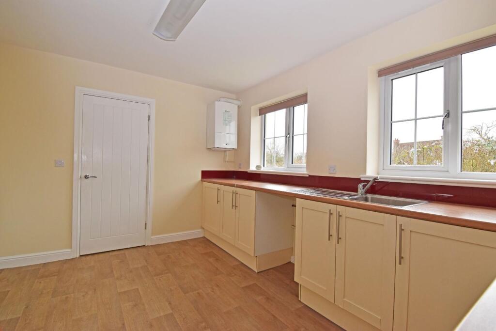 5 Periwinkle Cottages, kitchen b.jpg