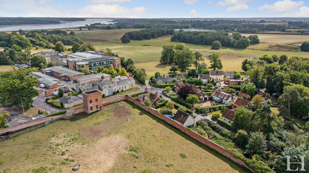 8662260-exteriorW...