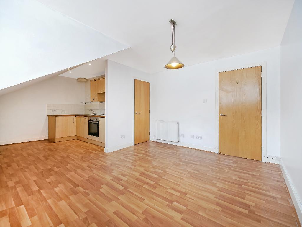 Lounge/Kitchen