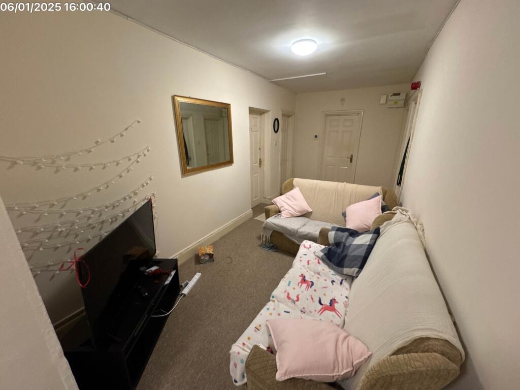 GardenFlat112Redland-EntranceHallway-14493845-51-0