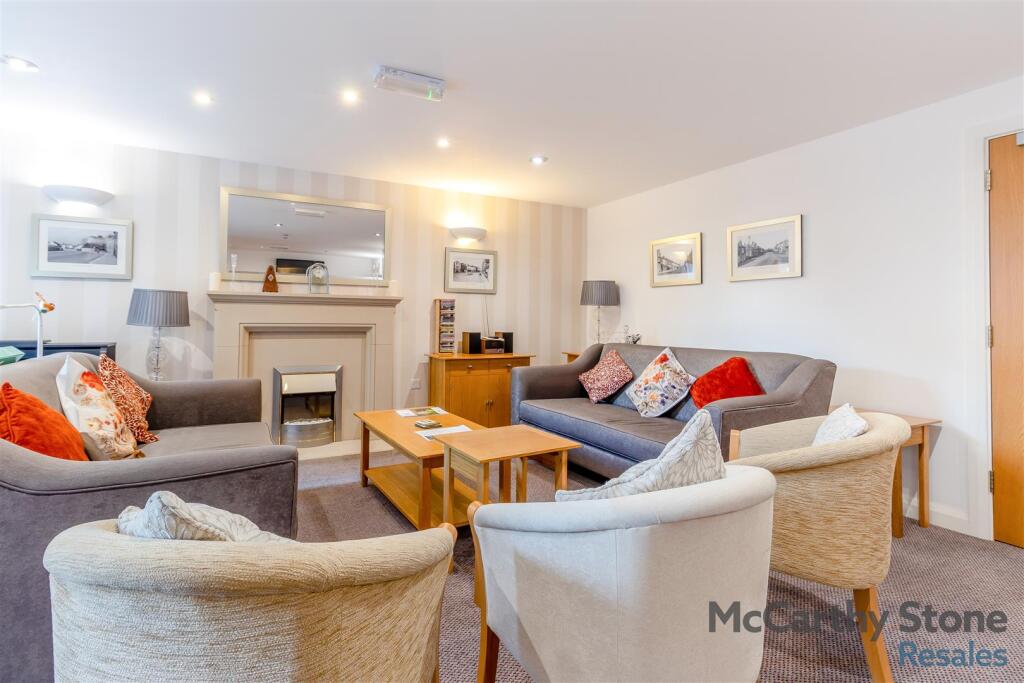 8640246-interior15.jpg