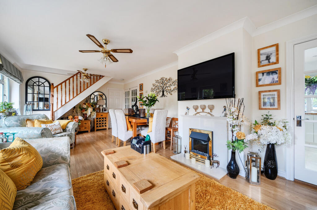 1344950-9-68b0879...