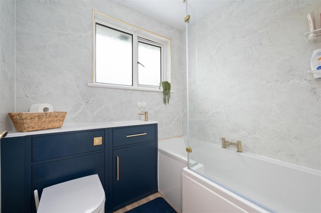 38WatsonPlace020.JPG