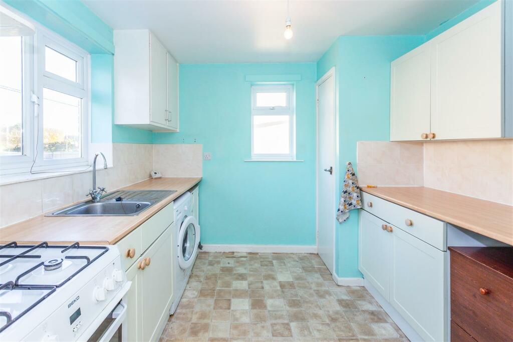Kitchen1.jpg