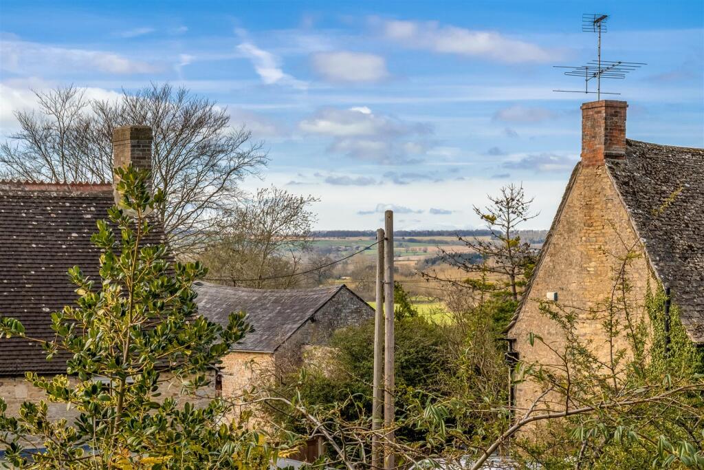 6 Church Close, Charlbury-14.jpg