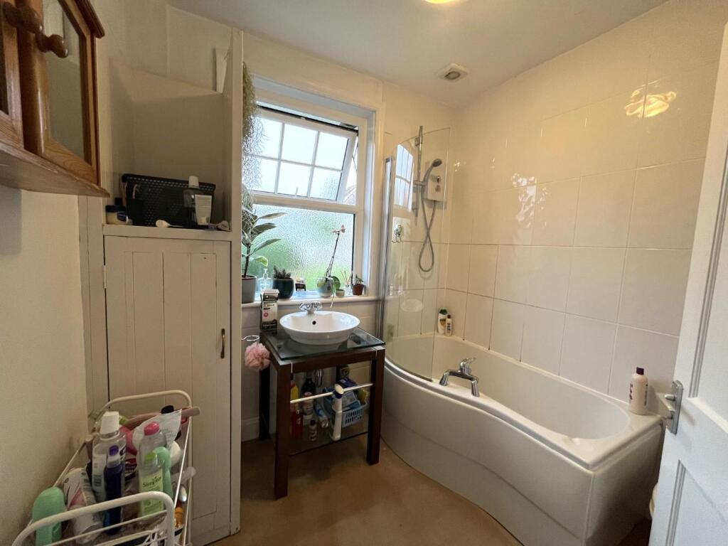 Bathroom.JPG