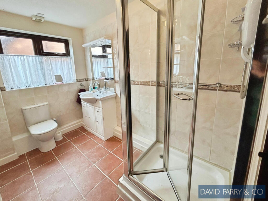 3 bedroom detached bungalow