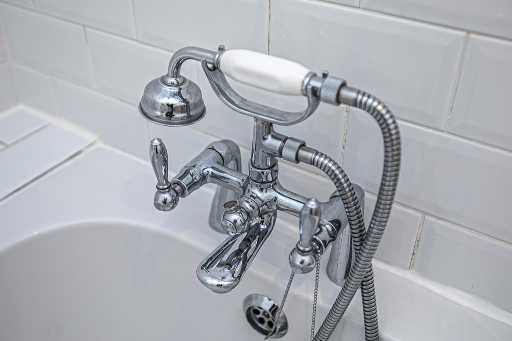 BATHROOM DETAIL