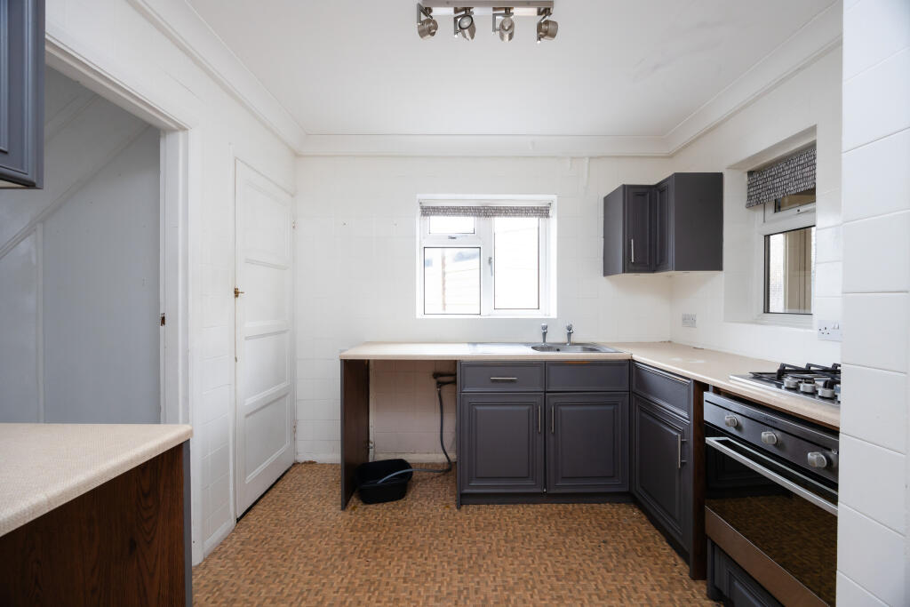 185 Prebendal Avenue HP21 8LE-6