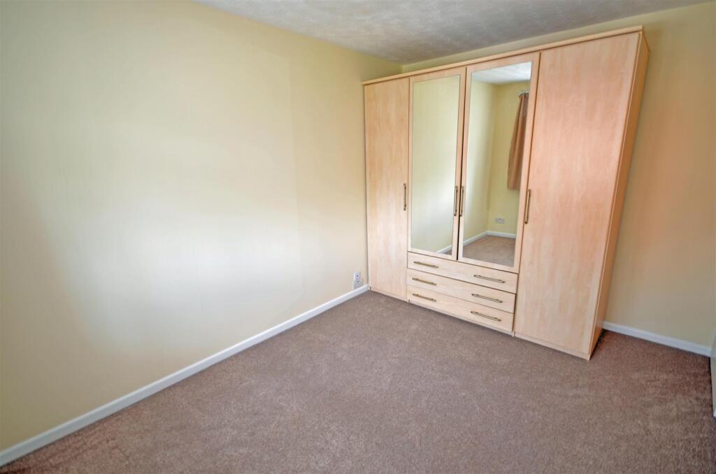 Bedroom 1.jpg