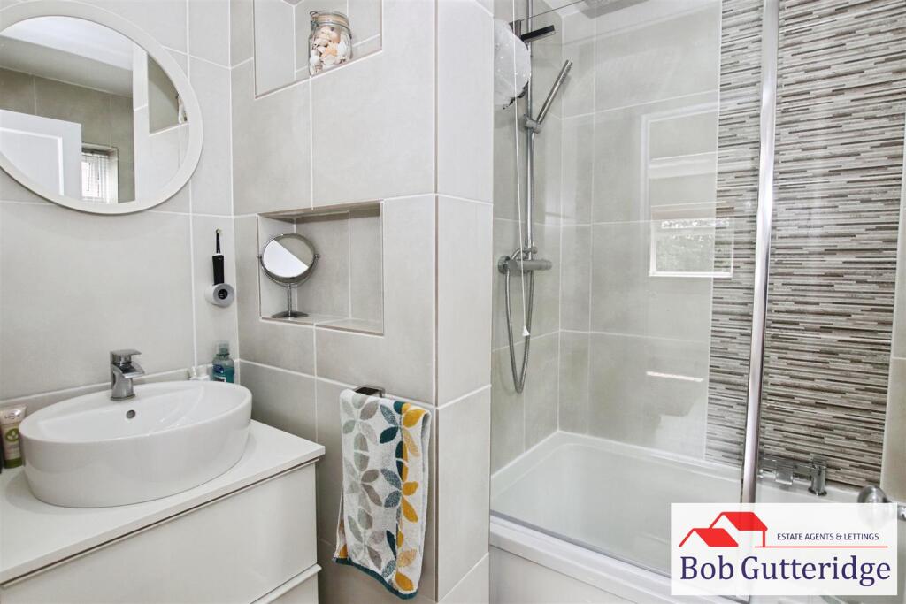 LUXURY FIRST FLOOR BATHROOM