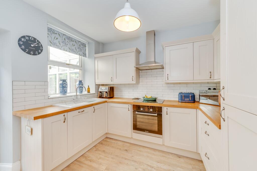 LIVING ROOM, KITCHEN AND DINER