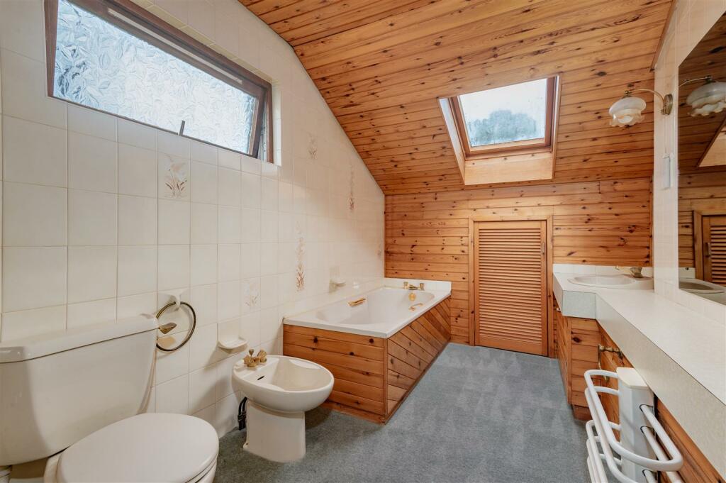 23 Seabourne Gardens Broughty Ferry-18.jpg