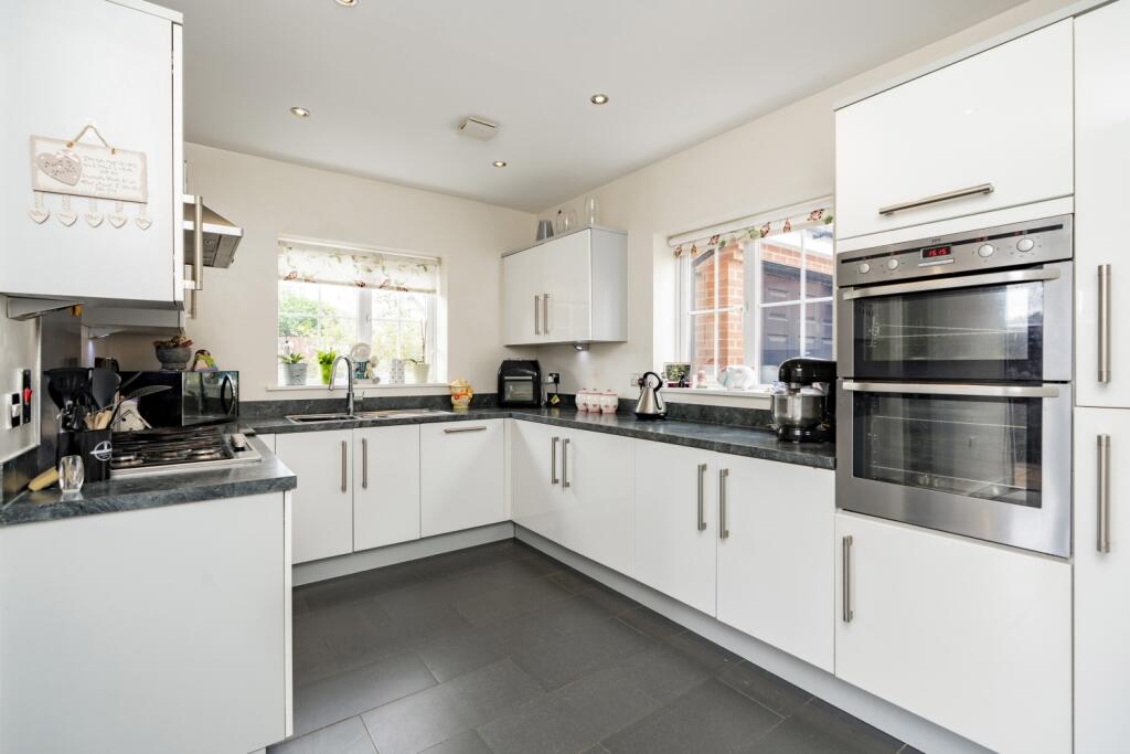 16 Juno Way, EweMove Peterborough West, Kitchen