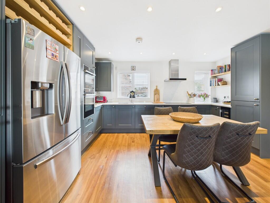 CAM02854G0-PR0410...