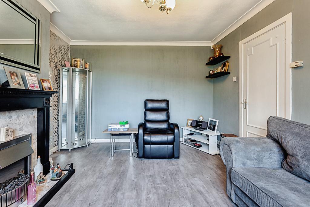 Living Room/Bedroom