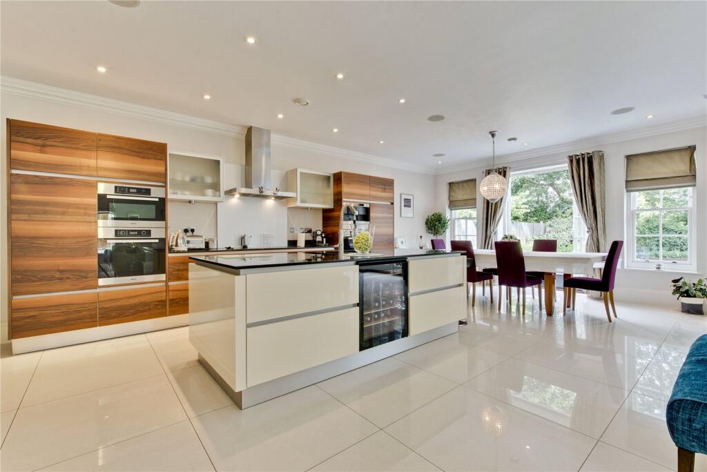 Contemporary Kitchen