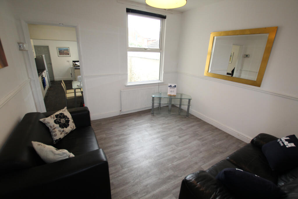 4 BEDROOMED STUDENT ACCOMMODATION
