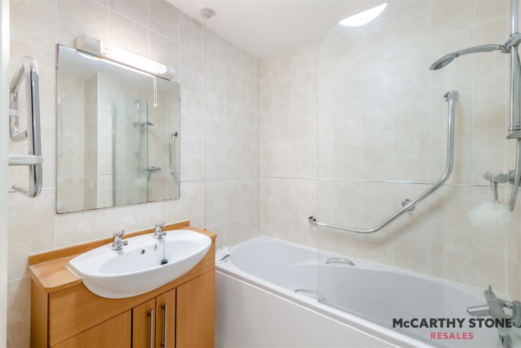 8604007-interior08.JPG