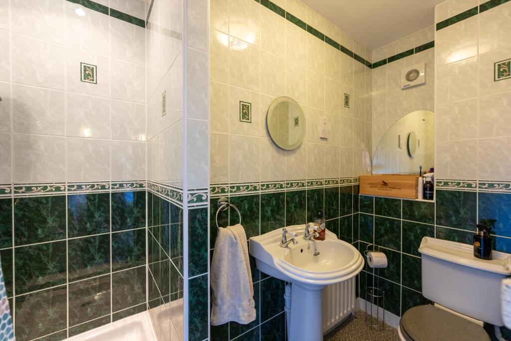 3 Corbiere Close-27.jpg