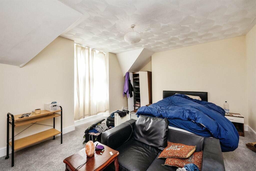 63641_SWN306580_IMG_