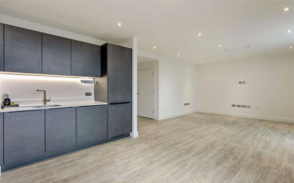 Lounge/Kitchen