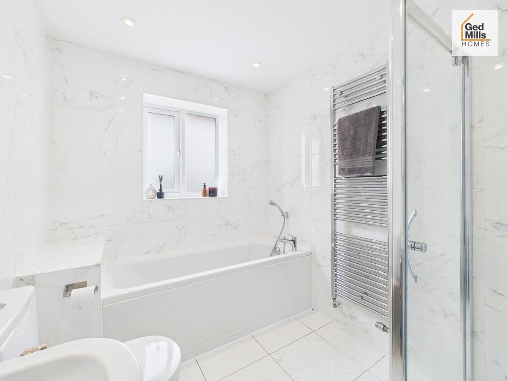 CAM04261G0-PR0092...