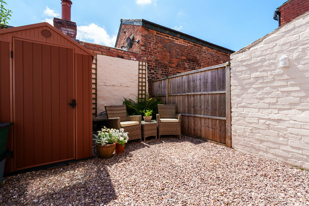 15 Alma Street, B...