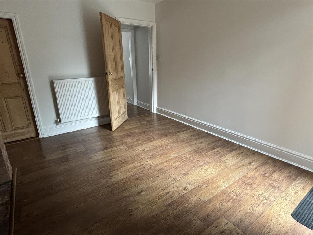 2VS-dining room-2.JPG