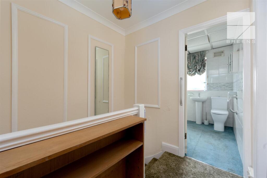 39 Beech Hall Crescent_0030.jpg