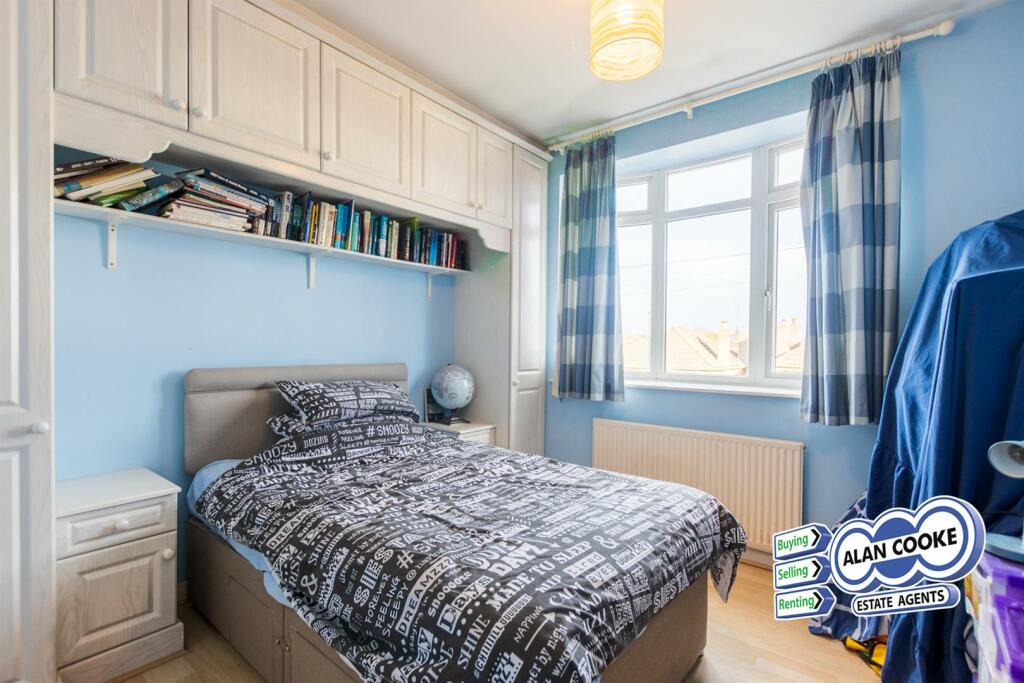 BEDROOM 4