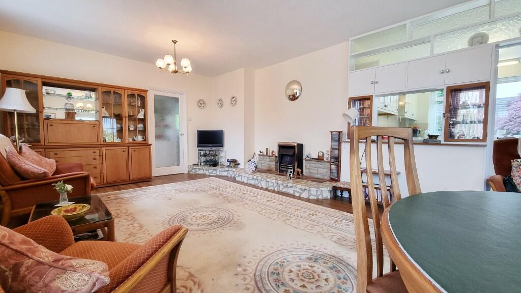 Sitting/Dining Room