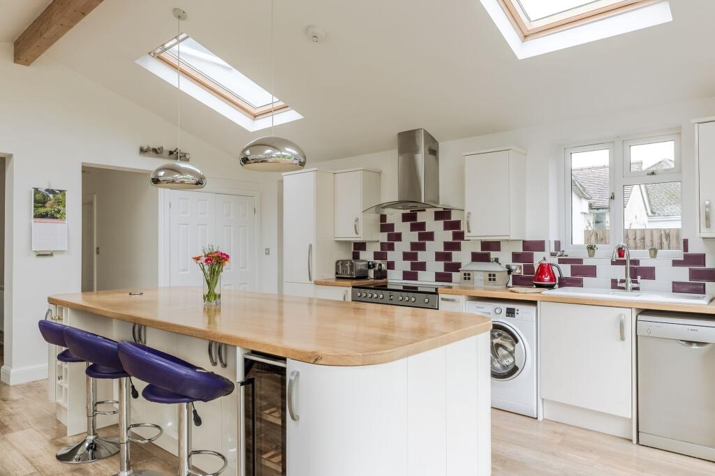 Kitchen / Breakfast Room