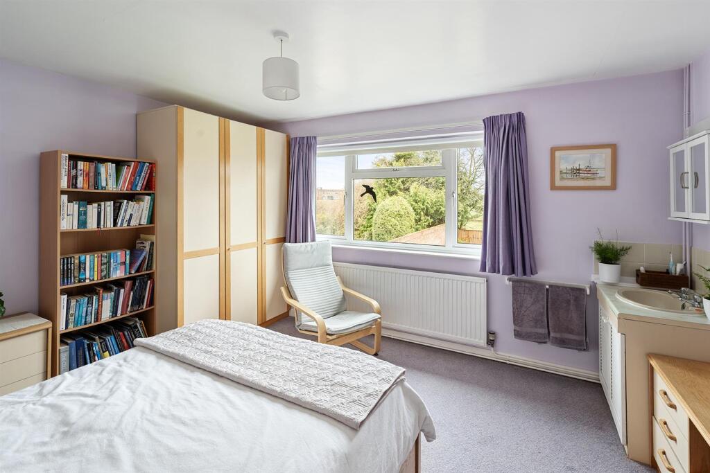 7 Harford Manor Close-14.jpg